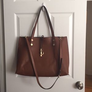 2 Looks, 1 bag! Reversible Calvin Klein tote